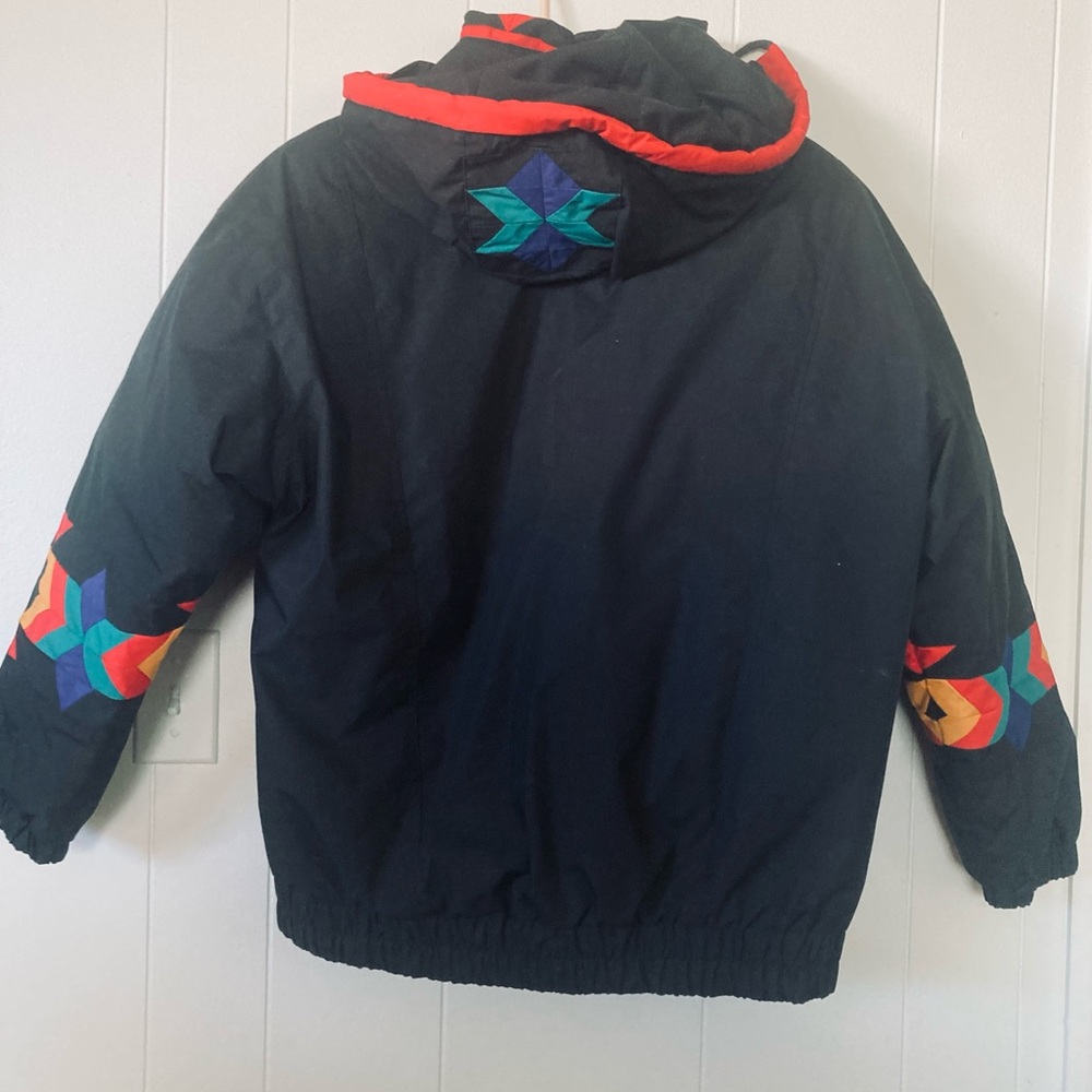 Ski Jacket Womens SZ M black with Southwestern design.Vintage London Fog.
